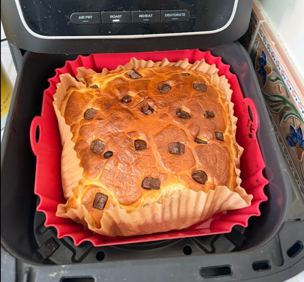 Air-fryer protein cake with chocolate chunks